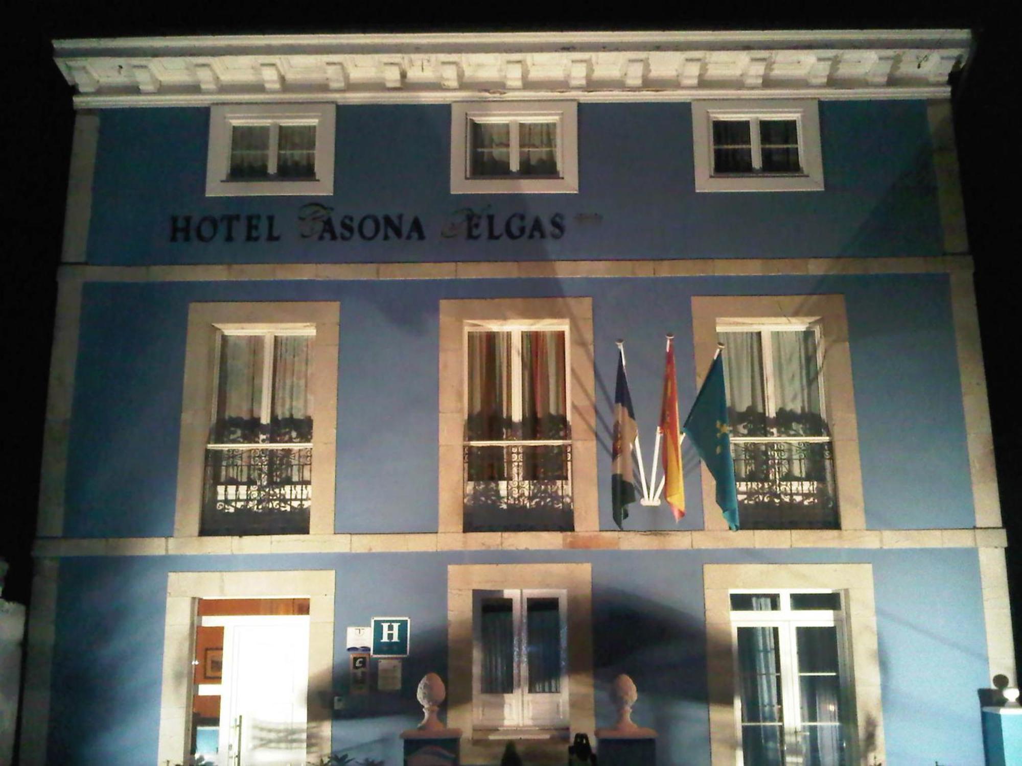 ホテル H Casona Selgas De クディレロ エクステリア 写真